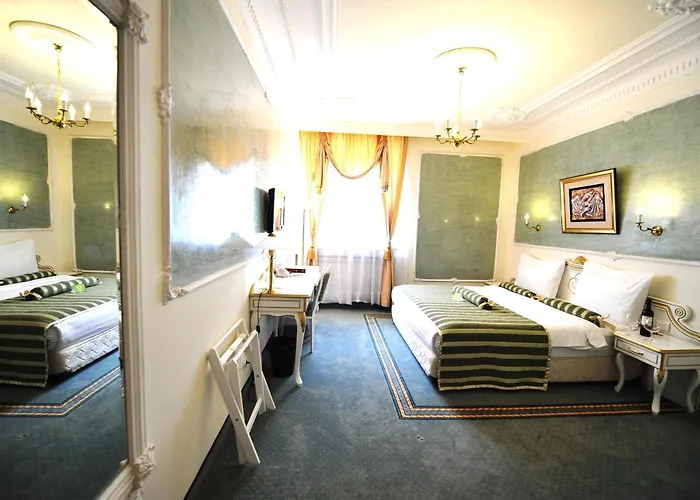 Queen'S Astoria Design Hotel